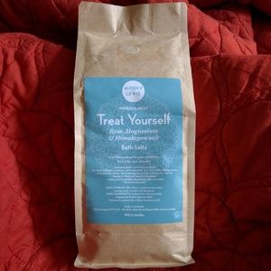 NWOT Audrey and Lewis Treat Yourself Bath Salts